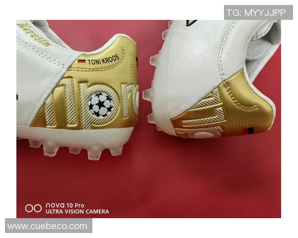 克罗斯足球鞋的魅力与性能解析助你在球场上尽显风采